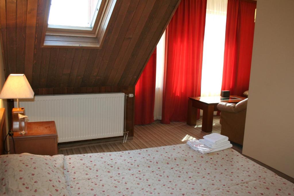 Family Hotel Zora Razlog Szoba fotó